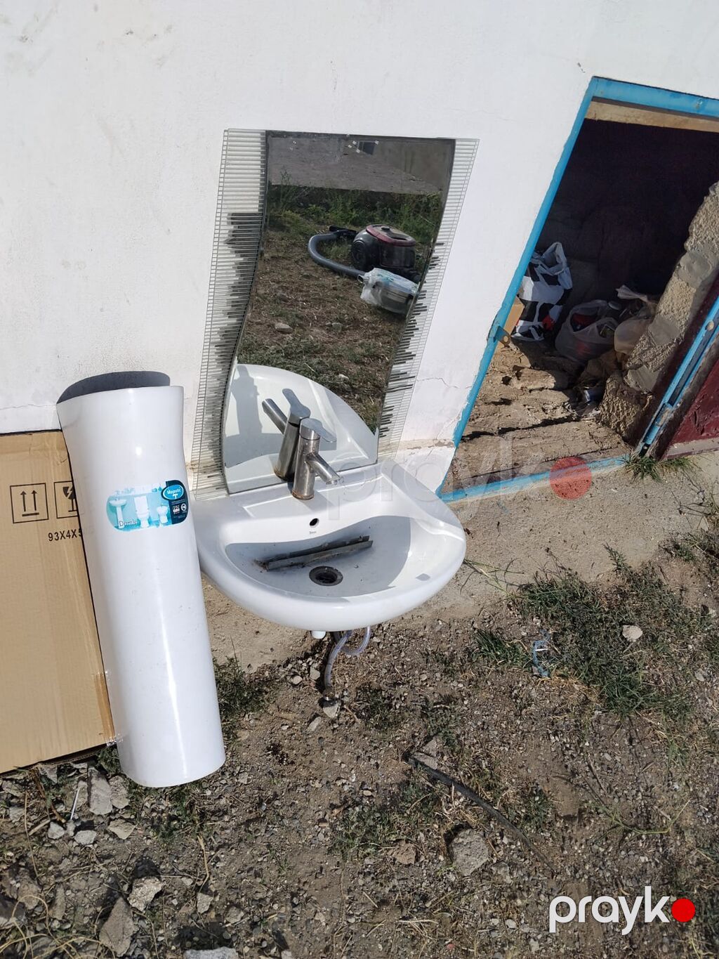 Hamam üçün komplekt: - Divara quraşdırılan keramika əl-üz yuma lavabı — Lavabolar, Digah (3)