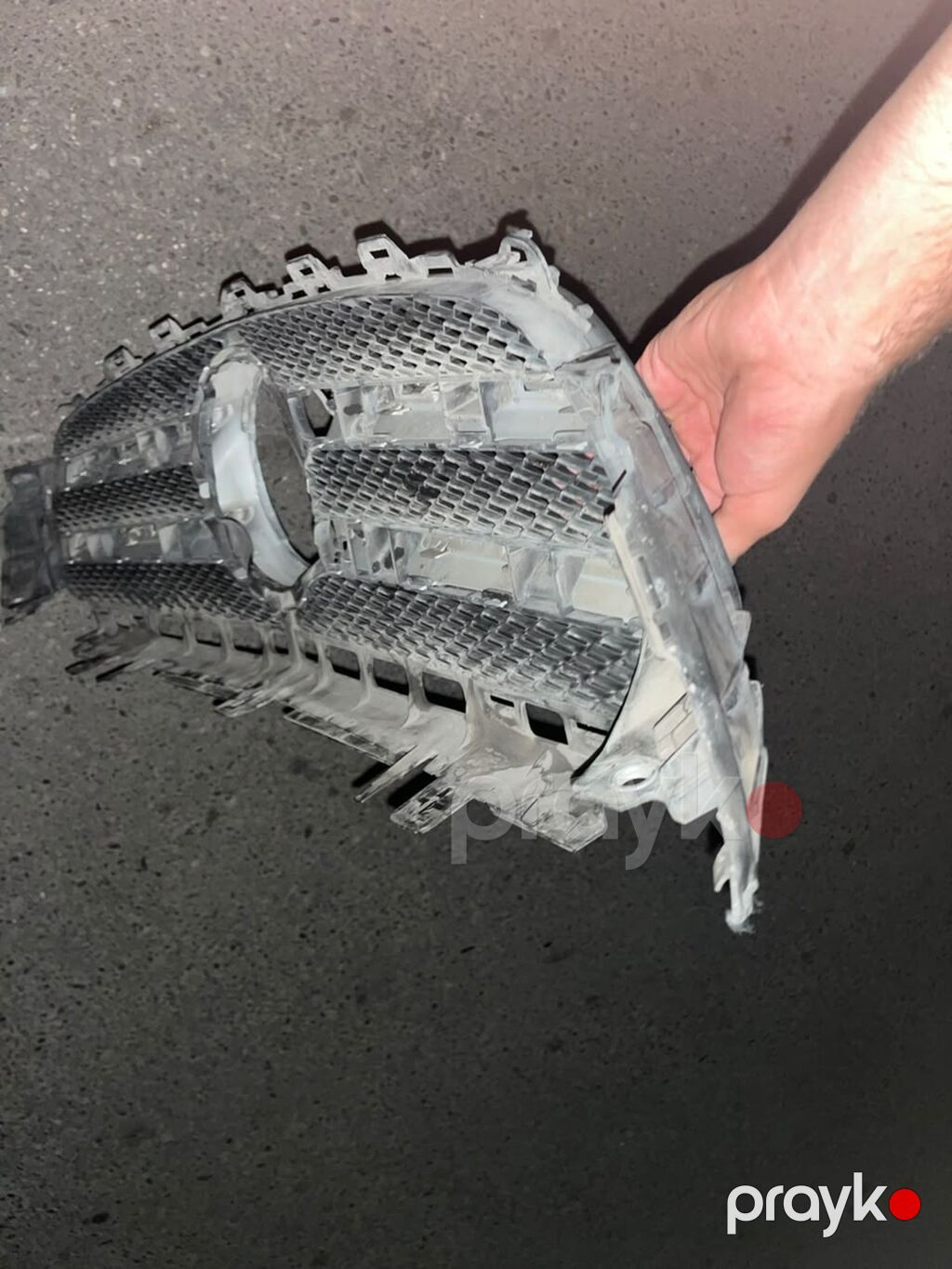 Salam. mercedes üçün ön radiator barmaqlığı. 7/24 zəng və wp da yaza — Kuzov hissələri, Bakı (8)