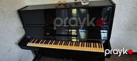 Upright pianino – qara laklı korpus, klassik düz dizayn. - 88 klaviş