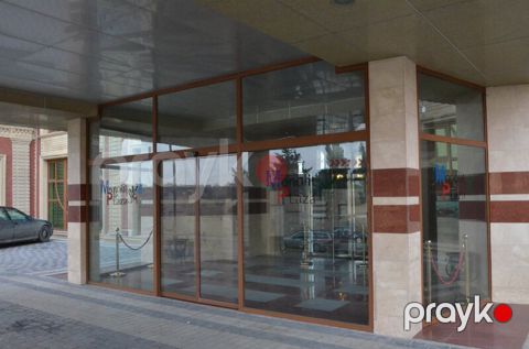 Avtomatik şüşə qapı — Bakı