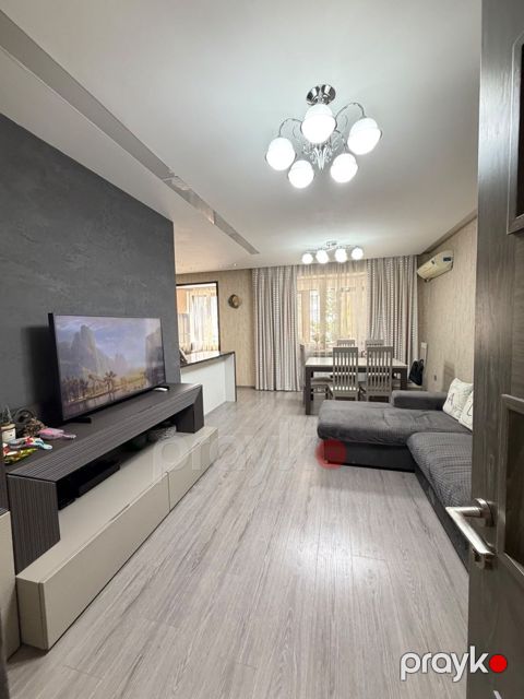 Satılır 3 otaqlı köhnə tikili 90 m² — Bakı