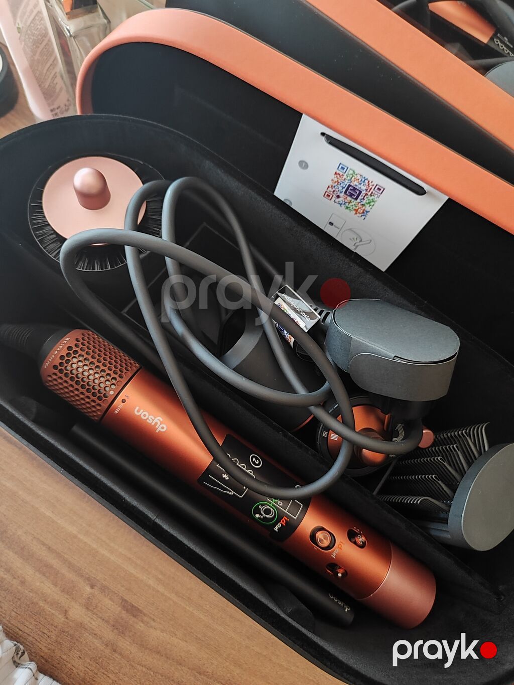 Dyson Airwrap Complete 6 başlığı var.yenidir.hədiyyə alinib.ehtiyyac — Saç burmağa və düzəltməyə, Xudat (2)
