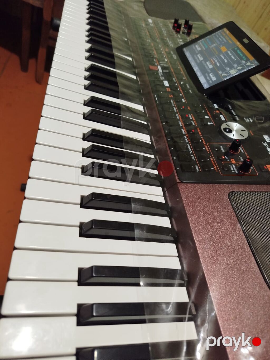 Salam əziz muzkantlar və həvəzkarlar.Təcil olaraq əlim yandı ilə gözəl — Pianino və digər klaviş alətləri, Bakı (4)