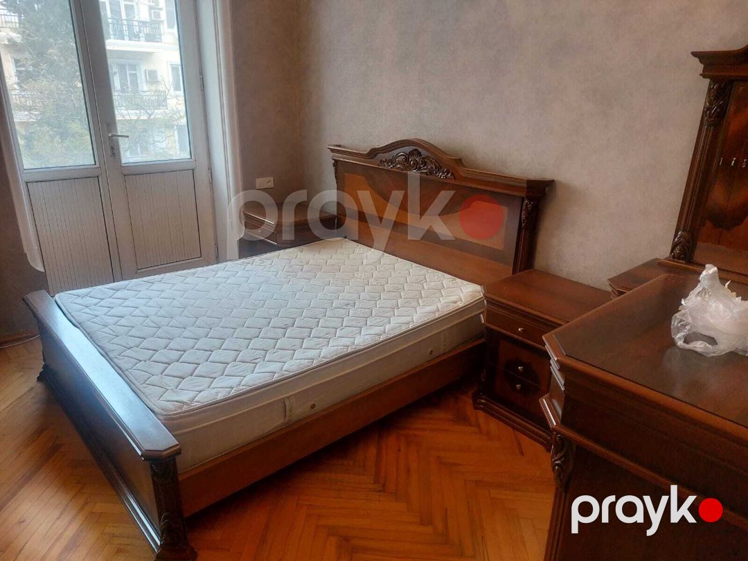 İcarəyə verilir 2 otaqlı köhnə tikili 90 m² — Mənzil, Bakı (8)