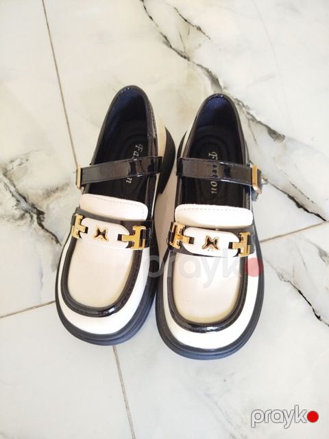 Qadın loafer ayaqqabıları - Rəng: ağ-qara ikirəng kombin - Material — Bakı