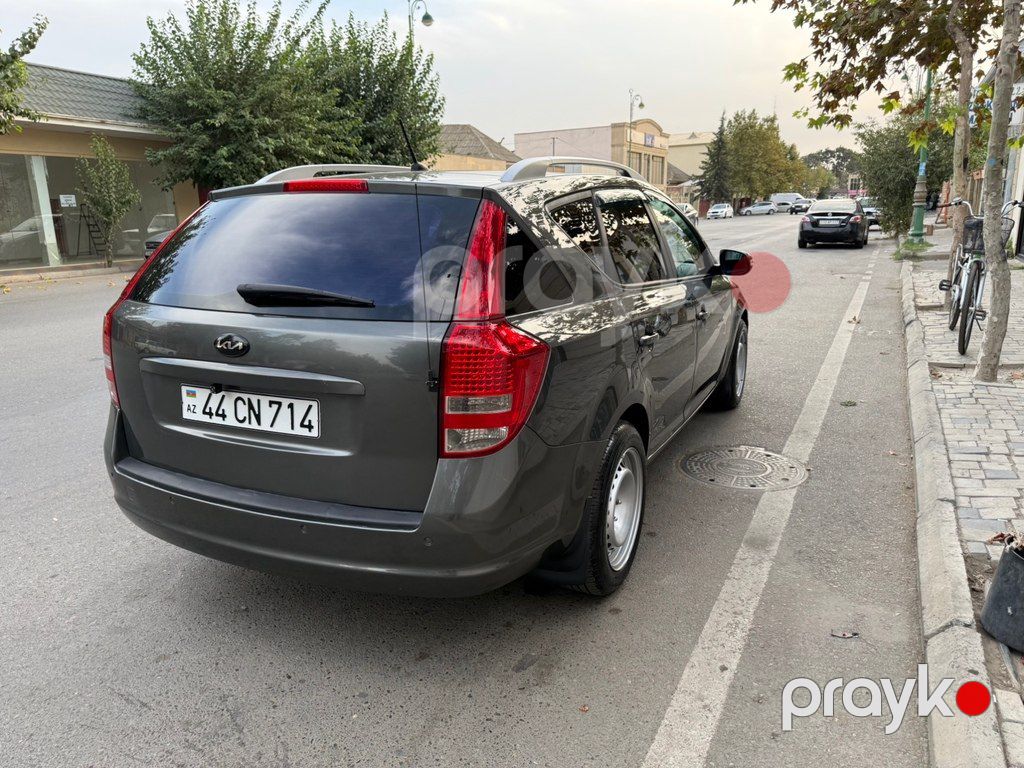 Kia Ceed SW, 1.6 L, 2010 il, 350 000 km — Avtomobillər, Bakı (2)