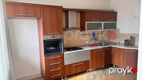 Metbex mebeli satılır 500₼. Ölçü 3.2/2.1m. Üzerinde qaz,moyka və — Bakı