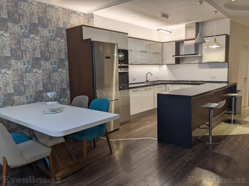 Kirayə verilir 3 otaqlı Mənzil Yeni tikili 140 m² Bakı, Yasamal r., Nizami m — Bakı