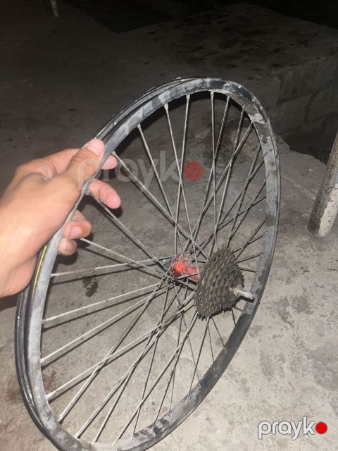 Velosiped arxa disk təkər satılır. - Ölçü: 26" - Arxa təkər üçün — Bakı