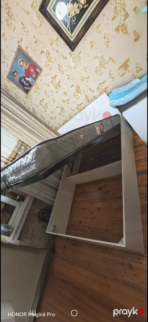 Mini taxt – bazalı Ölçü: 200 x 135 sm (2 m x 1.35 m) Bazalı — Bakı