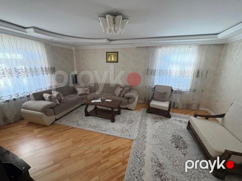 Satılır 6 otaqlı həyət evi/bağ evi 300 m² — Bakı