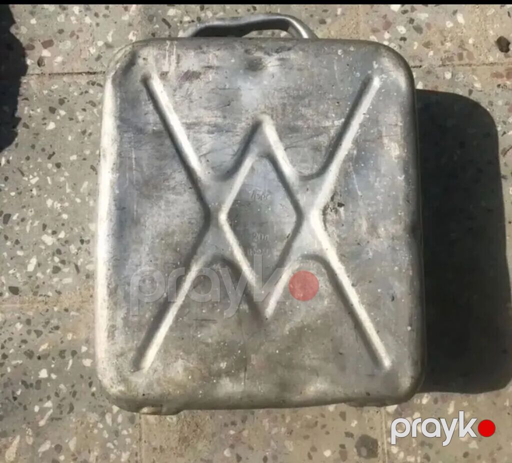 Metal yanacaq bidonu - Material: qalın metal (polad) - Həcm: təqribən — Təmizləmə vasitələri, Bakı (2)