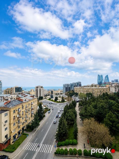Satılır 5 otaqlı yeni tikili 210 m² — Bakı