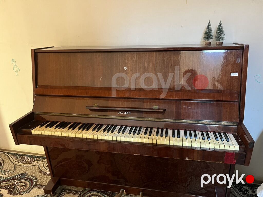 Upright (divar tipli) pianino – Oktaba markası. - Korpus: tünd — Pianino və digər klaviş alətləri, Qobu (2)