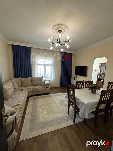 Satılır 4 otaqlı köhnə tikili 85 m² — Bakı