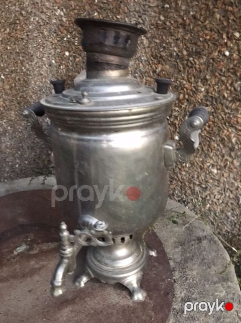 Klassik metal samovar - Material: tam metal gövdə, dekorativ döymə — Novxanı