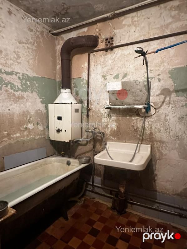Satılır 5 otaqlı Bina evi menzil (Köhnə tikili), 100 m², 9-cu mikrorayon — Mənzil, Sumqayıt (11)