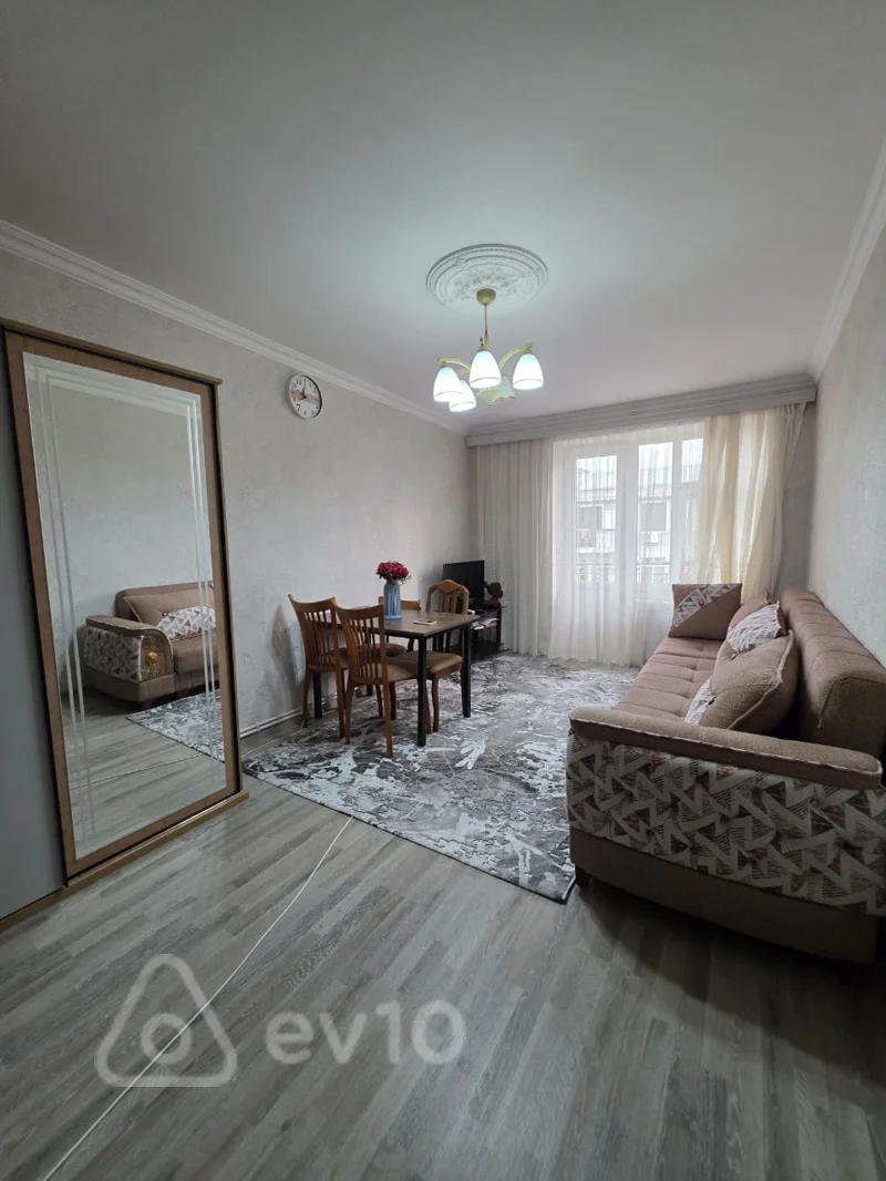 2 otaqlı mənzil, 100 m², 28 May — kirayə — Bakı