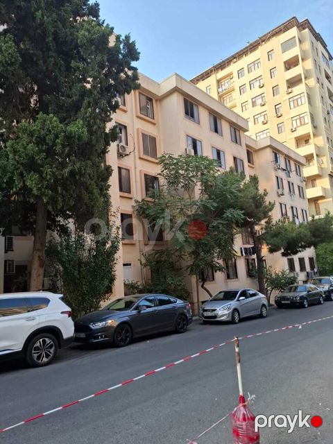 Satılır 2 otaqlı köhnə tikili 40 m² — Bakı
