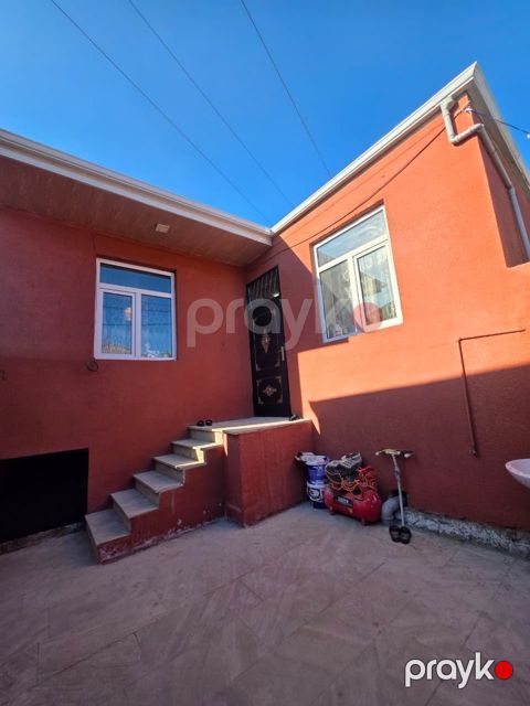 Satılır 1 otaqlı həyət evi/bağ evi 45 m² — Bakı