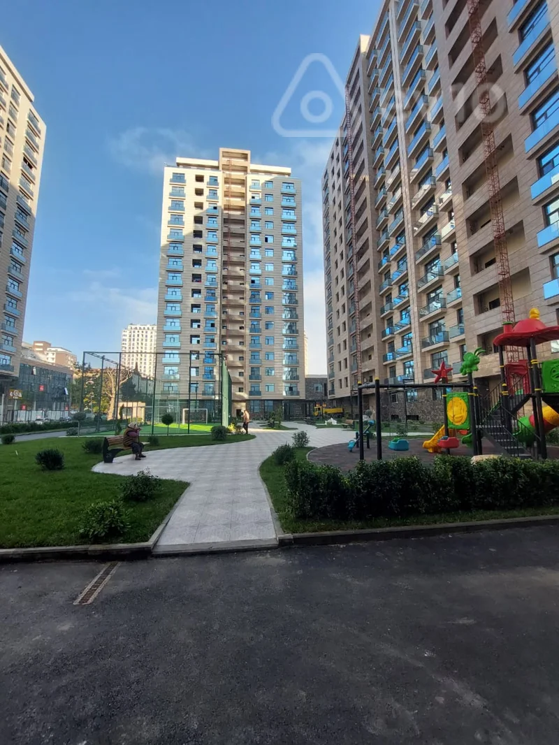 4 otaqlı mənzil, 195 m², Azadlıq pr — Bakı
