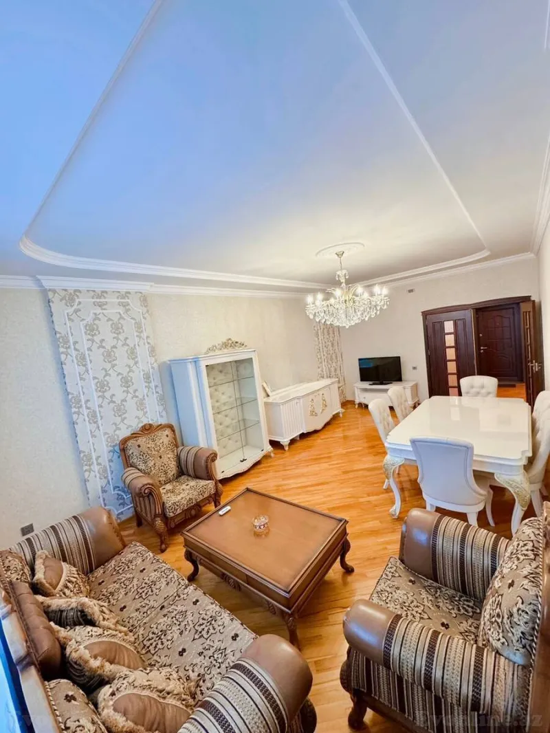 Satılır 3 otaqlı Mənzil Yeni tikili 120 m² Bakı, Yasamal r., İnşaatçılar m — Mənzil, Bakı (2)