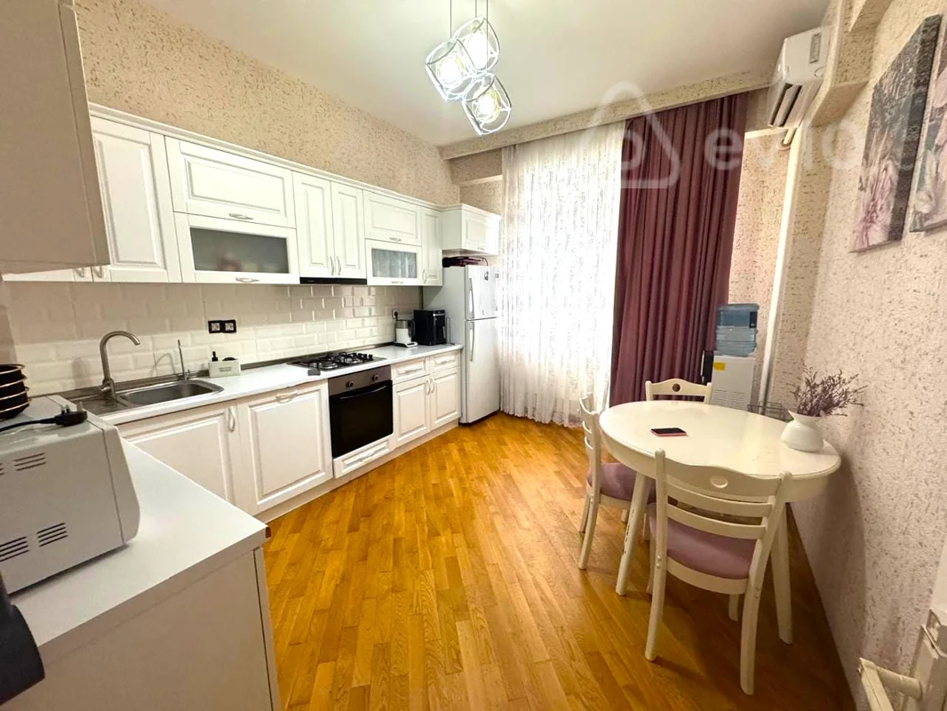 3 otaqlı mənzil, 115 m², Əlif Haciyev — Mənzil, Bakı (8)