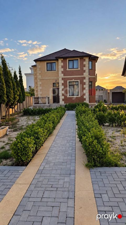 Satılır 4 otaqlı həyət evi/bağ evi 190 m² — Bakı