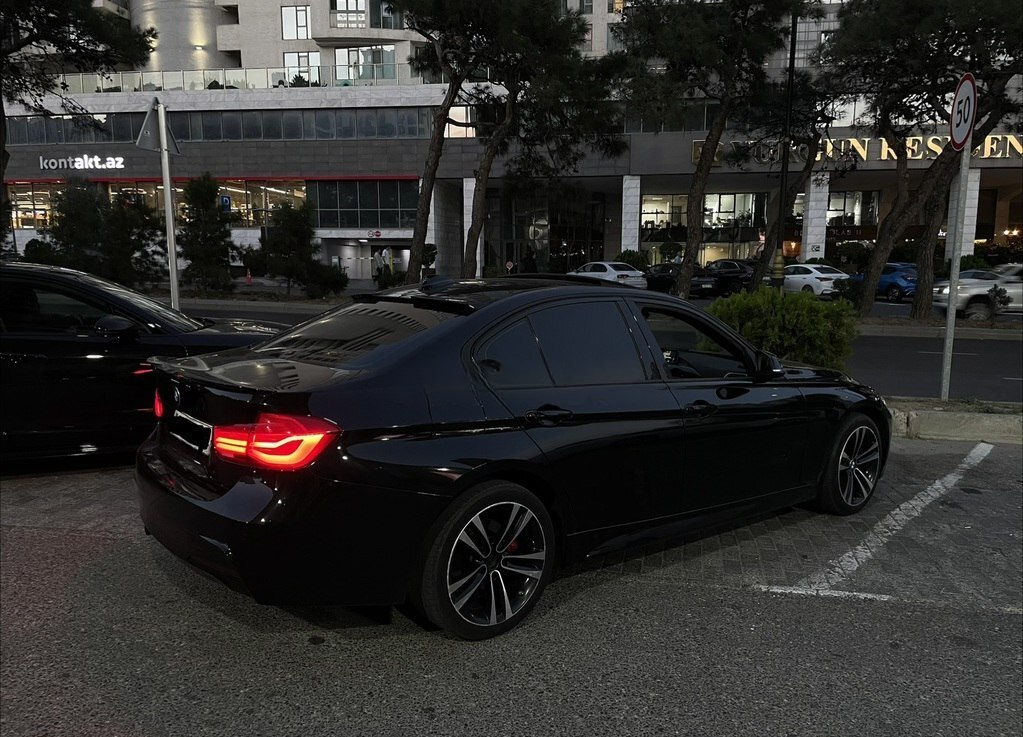 BMW 320, 2015 il, 270000 km — Avtomobillər (2)