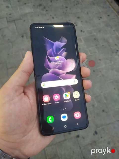 Samsung Galaxy Z Flip 3 5G Phantom Black 256GB/8GB — Bakı