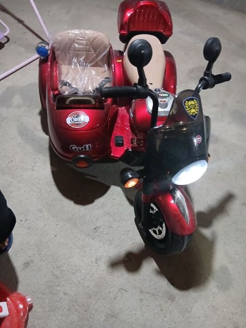 Uşaq üçün elektrikli skuter-motosiklet, yan qoşqulu model - Rəng — Uşaq nəqliyyatı