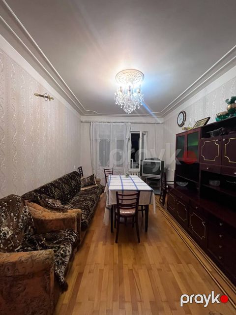Satılır 3 otaqlı köhnə tikili 90 m² — Bakı