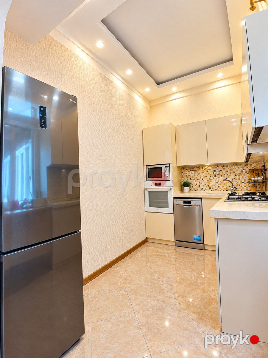 Satılır 4 otaqlı köhnə tikili 135 m² — Mənzil, Bakı (8)
