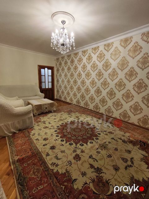 Satılır 4 otaqlı köhnə tikili 105 m² — Bakı