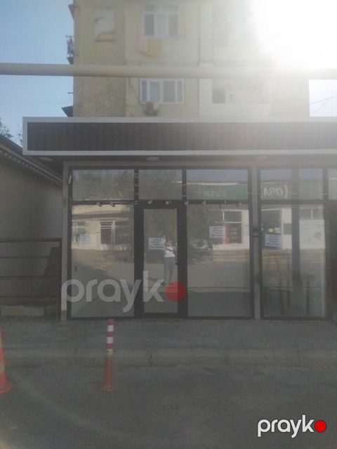 Arendaya obyekt – vitraj önlü kiçik ticarət sahəsi 0704063537 ikinci — Bakı