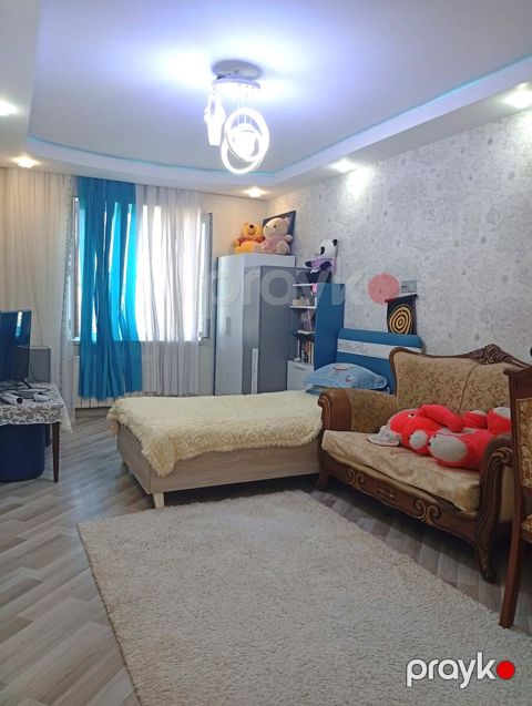 Satılır 5 otaqlı köhnə tikili 100 m² — Bakı
