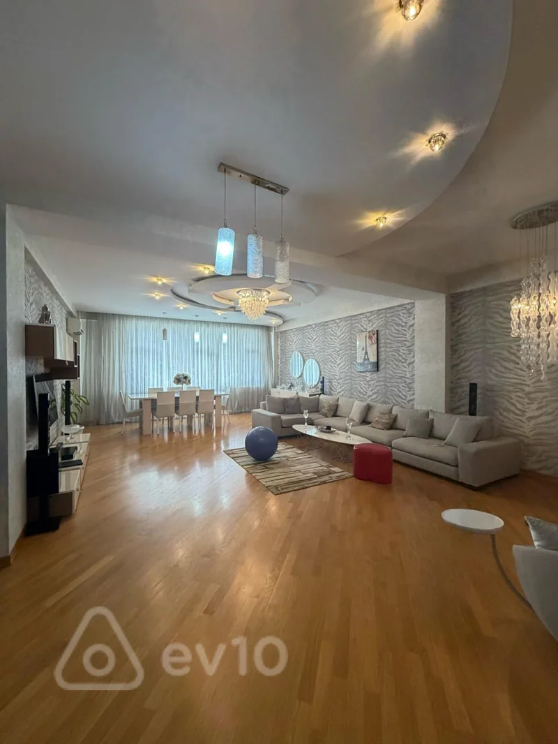 5 otaqlı mənzil, 202 m², Nəcəfqulu Rəfiyev — Bakı