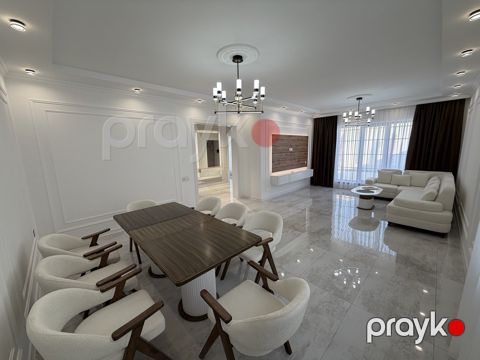 Satılır 4 otaqlı həyət evi/bağ evi 200 m² — Bakı