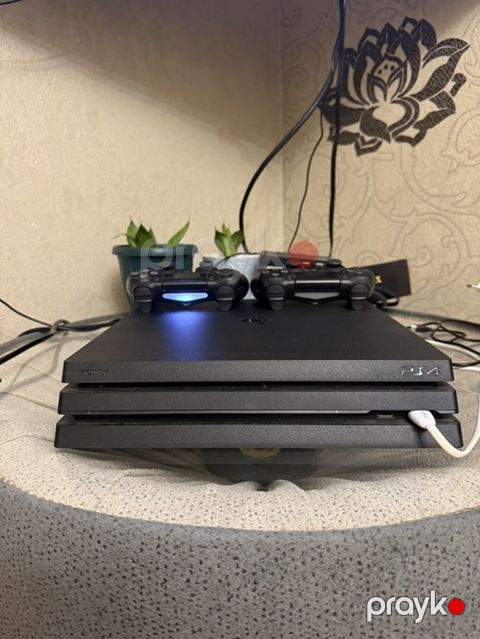 PlayStation 4 Pro (PS4 Pro) oyun konsolu Xüsusiyyətlər: - PS4 Pro — Sumqayıt