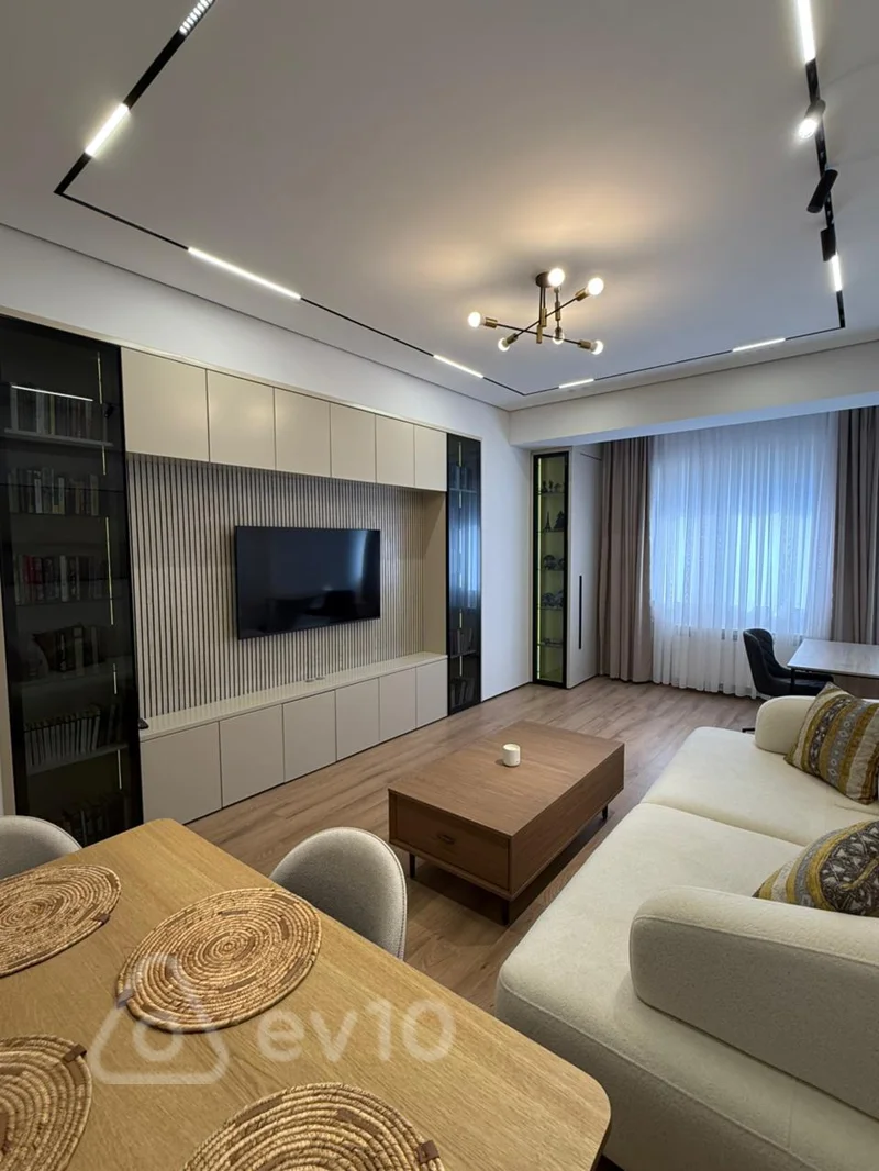 2 otaqlı mənzil, 67 m², Xəqani Rüstəmov küçəsi — Bakı