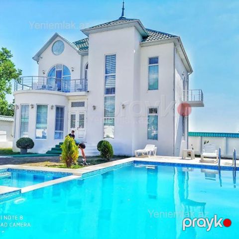 Günlük 5 otaqlı Həyət evi / Villa, 211 m², Qəbələ — Qəbələ