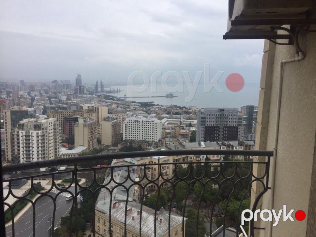 Satılır 5 otaqlı yeni tikili 300 m² — Mənzil, Bakı (2)