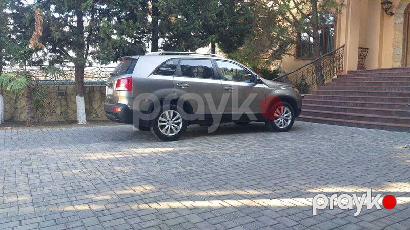 Kia Sorento — Minik avtomobili icarəsi, Bakı (2)