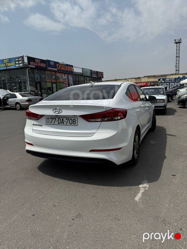 Hundai Elantra 2018 — Minik avtomobili icarəsi, Bakı (8)