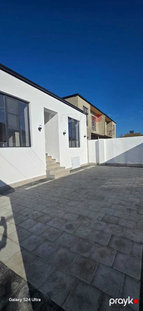 Satılır 4 otaqlı həyət evi/bağ evi 110 m² — Bakı