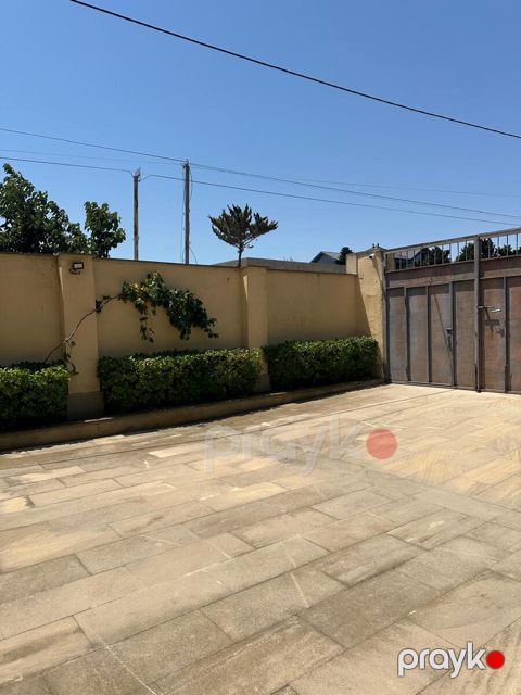 Satılır 7 otaqlı həyət evi/bağ evi 200 m² — Bakı