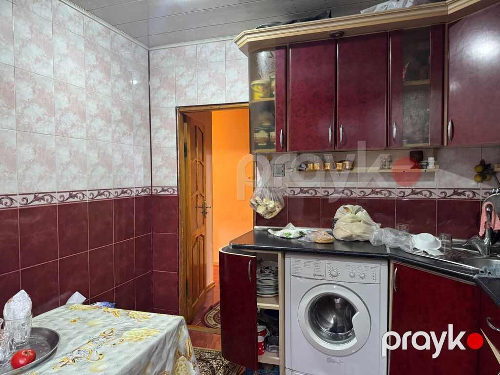 Mətbəx mebeli dəsti – künc yerləşimli, qranit tipli qara masaüstü ilə — Mətbəx mobilyası, Bakı (2)