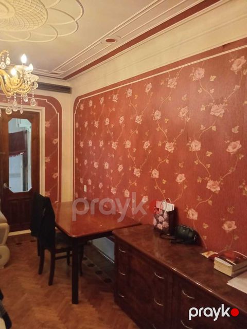 Satılır 5 otaqlı köhnə tikili 125 m² — Bakı