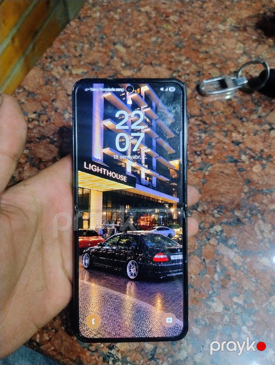 Samsung Galaxy Z Flip 4 Graphite 256GB/8GB — Smartfonlar, Bakı (2)