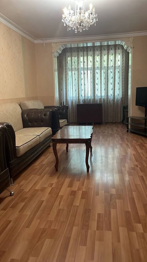 İcarəyə verilir 3 otaqlı köhnə tikili 100 m² — Bakı